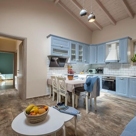 Oasis Home Толон Екстериор снимка
