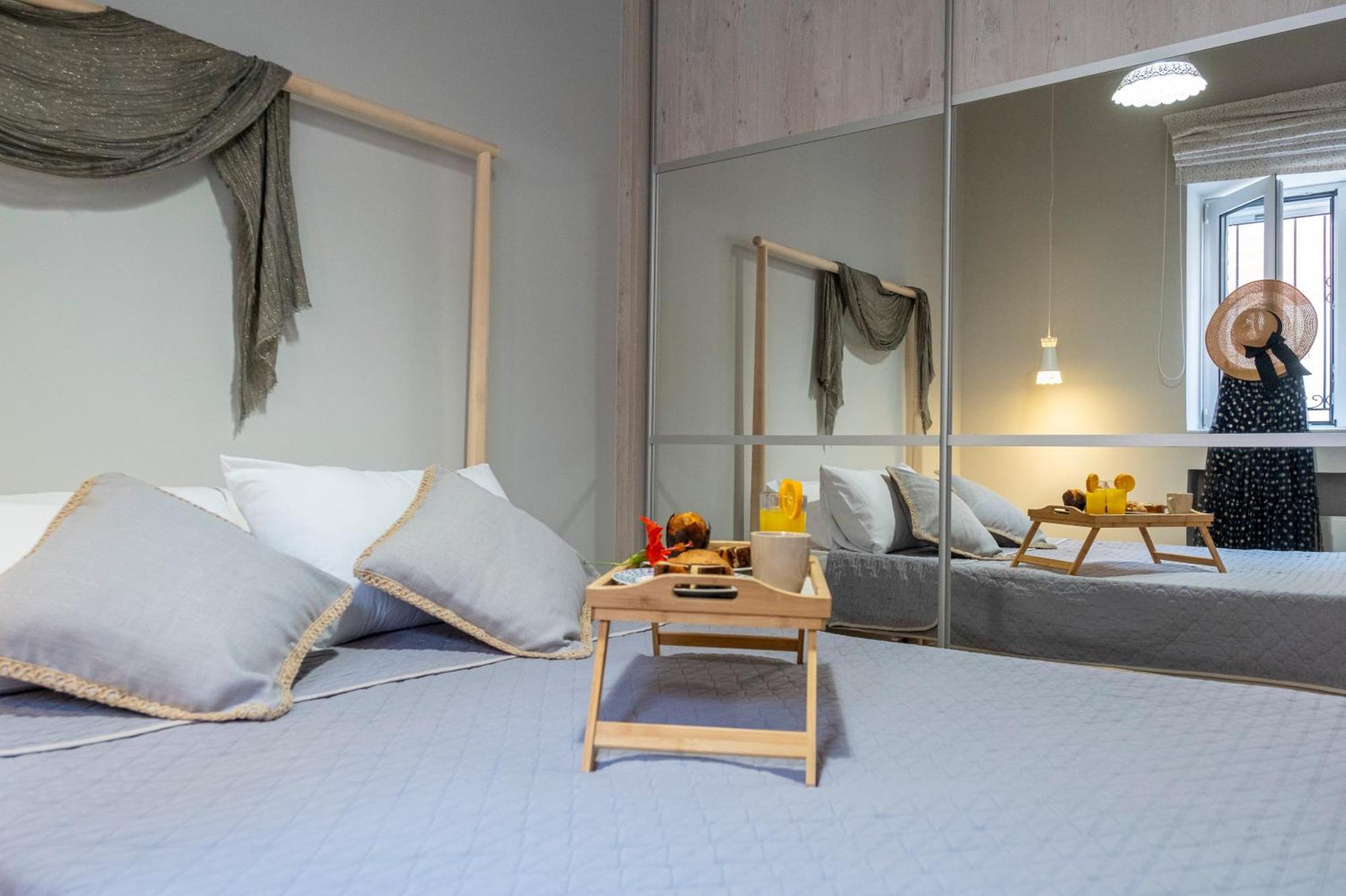Oasis Home Толон Екстериор снимка