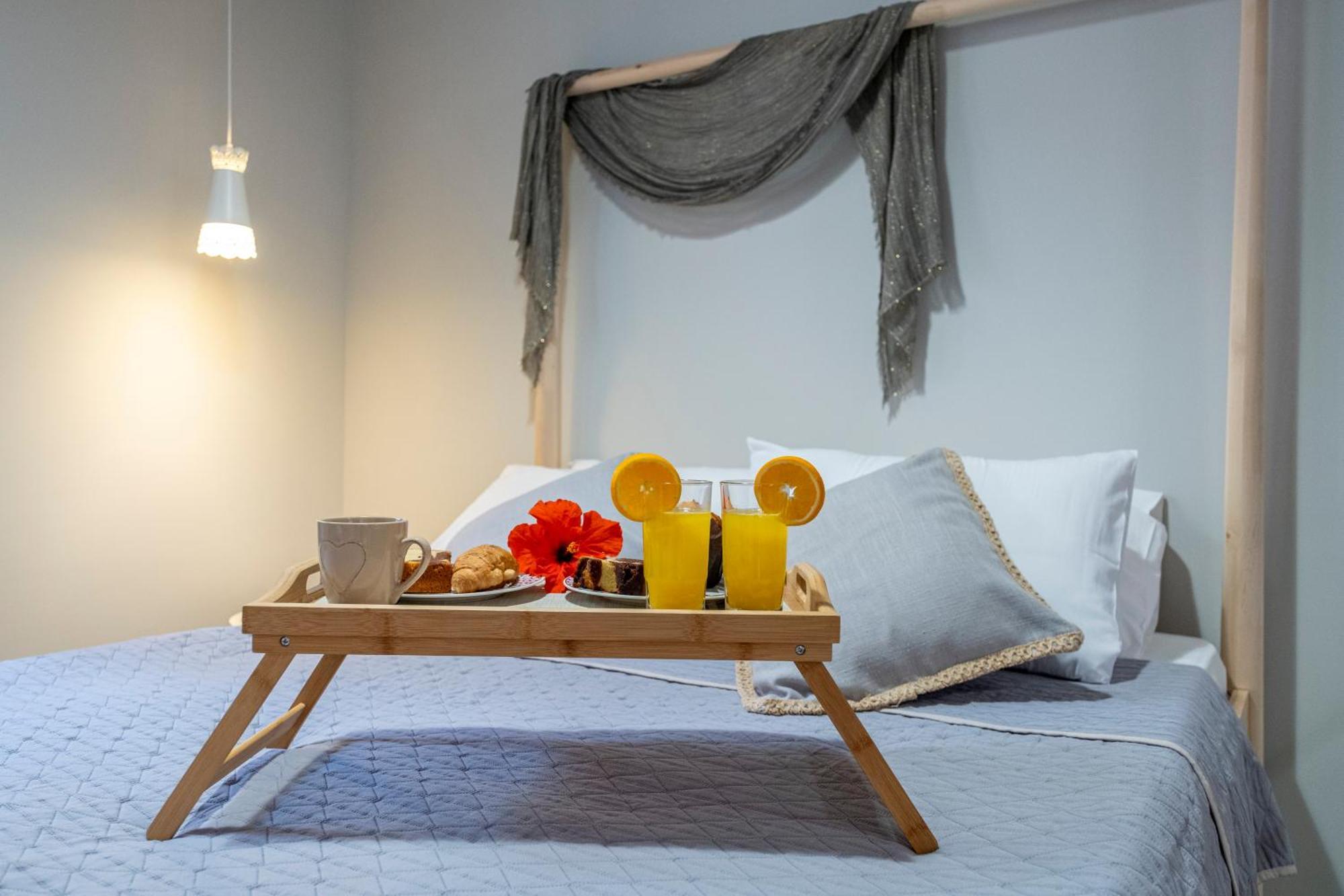 Oasis Home Толон Екстериор снимка