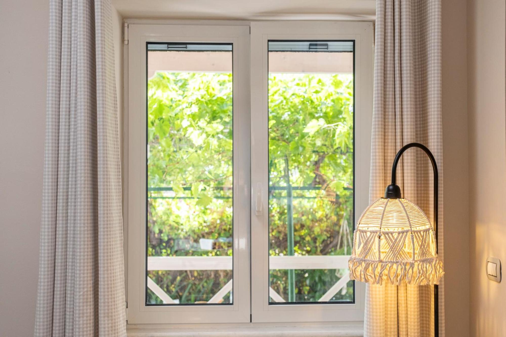Oasis Home Толон Екстериор снимка
