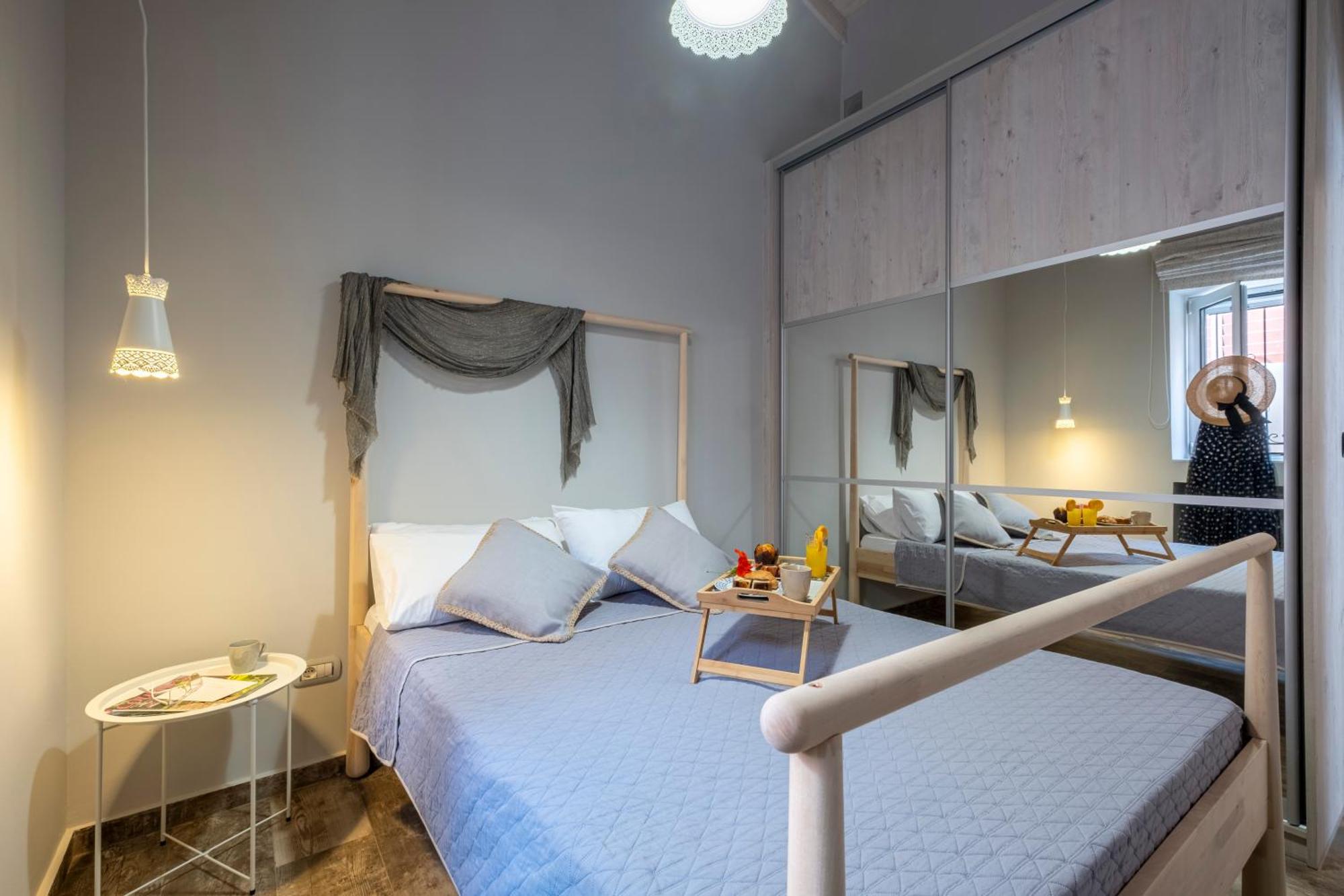 Oasis Home Толон Екстериор снимка