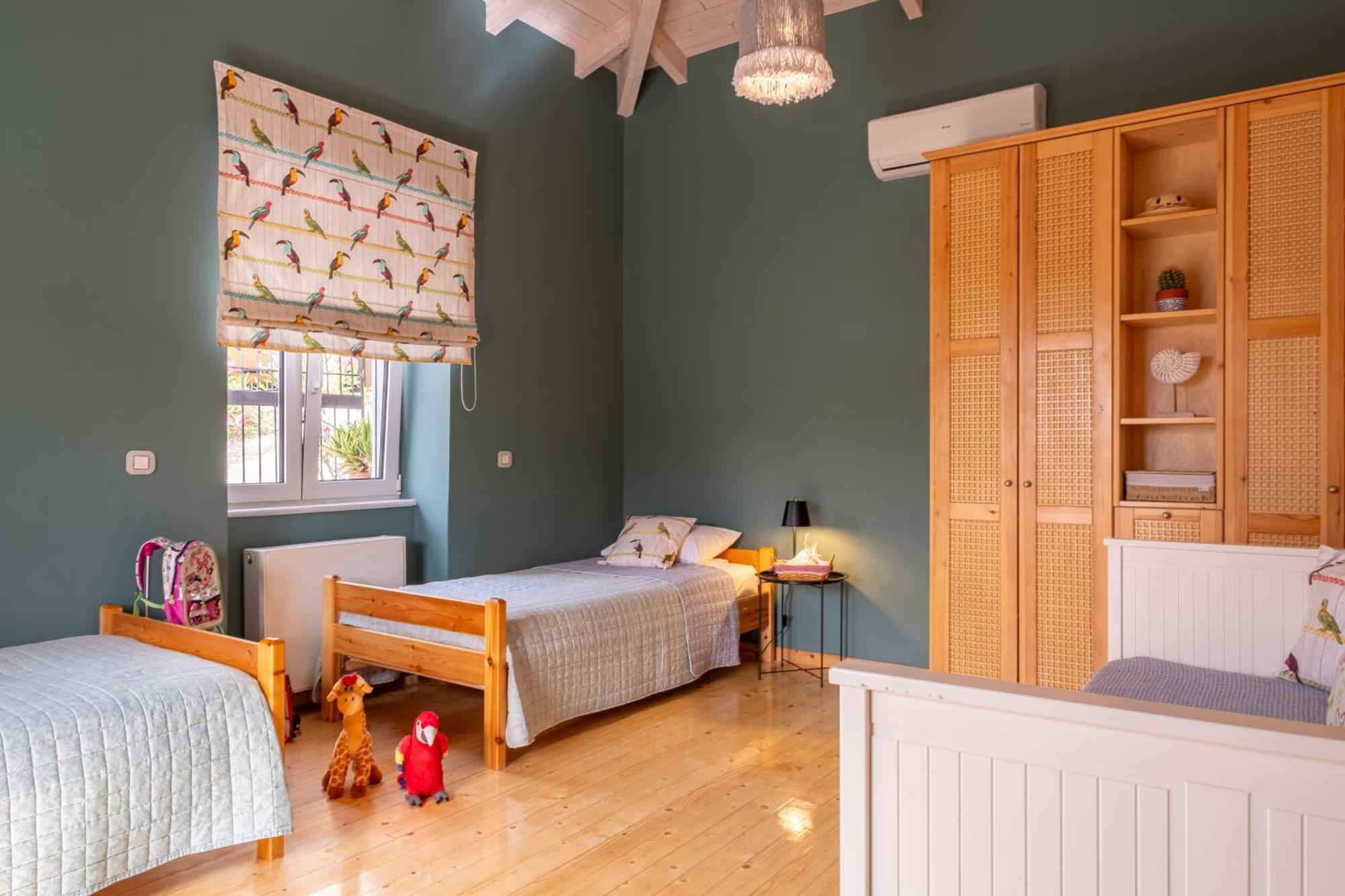 Oasis Home Толон Екстериор снимка