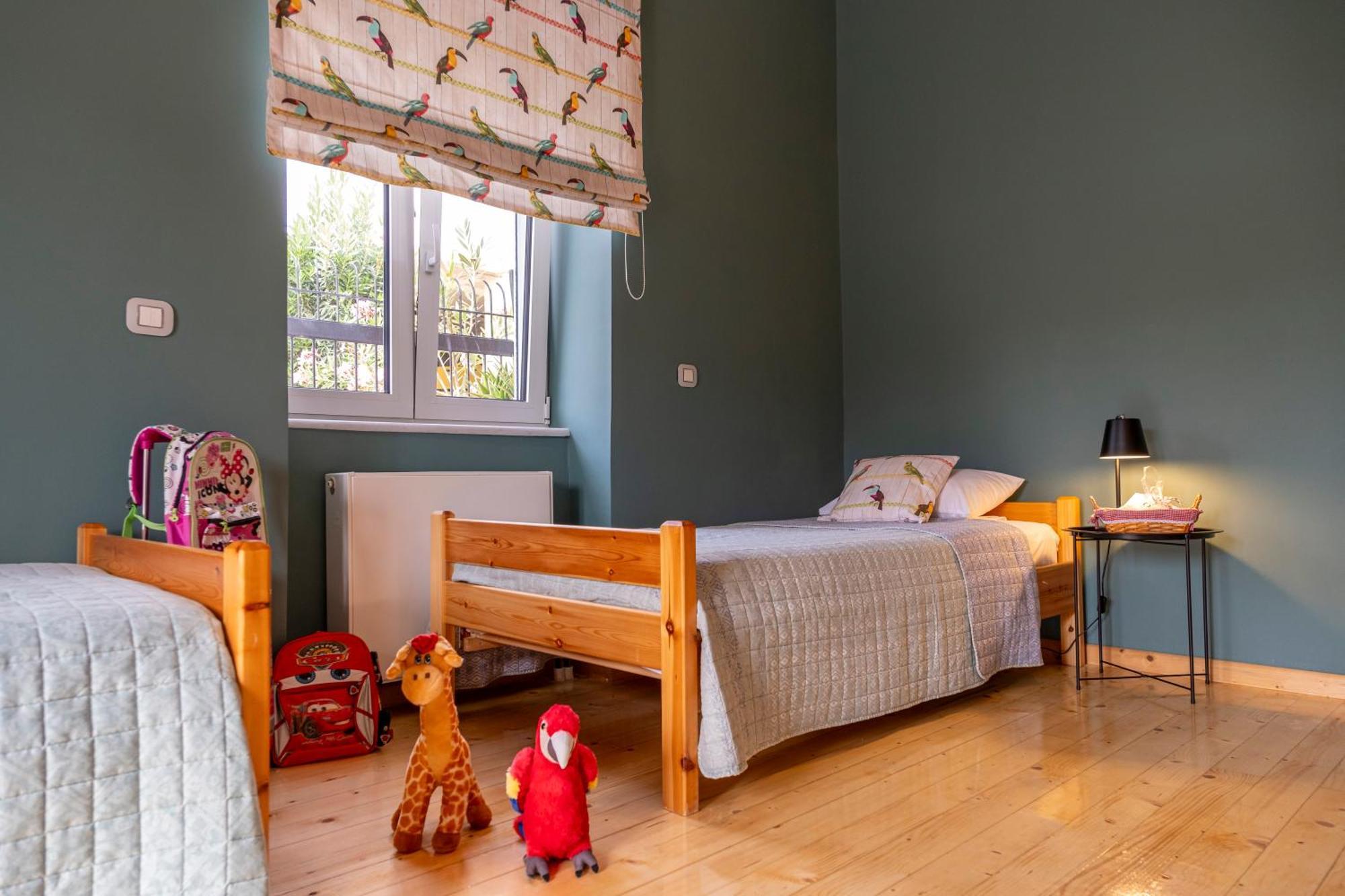 Oasis Home Толон Екстериор снимка
