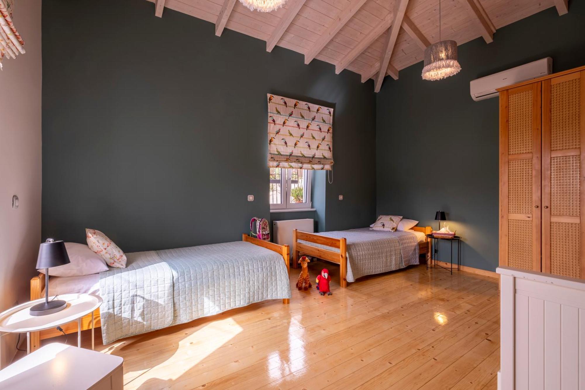Oasis Home Толон Екстериор снимка