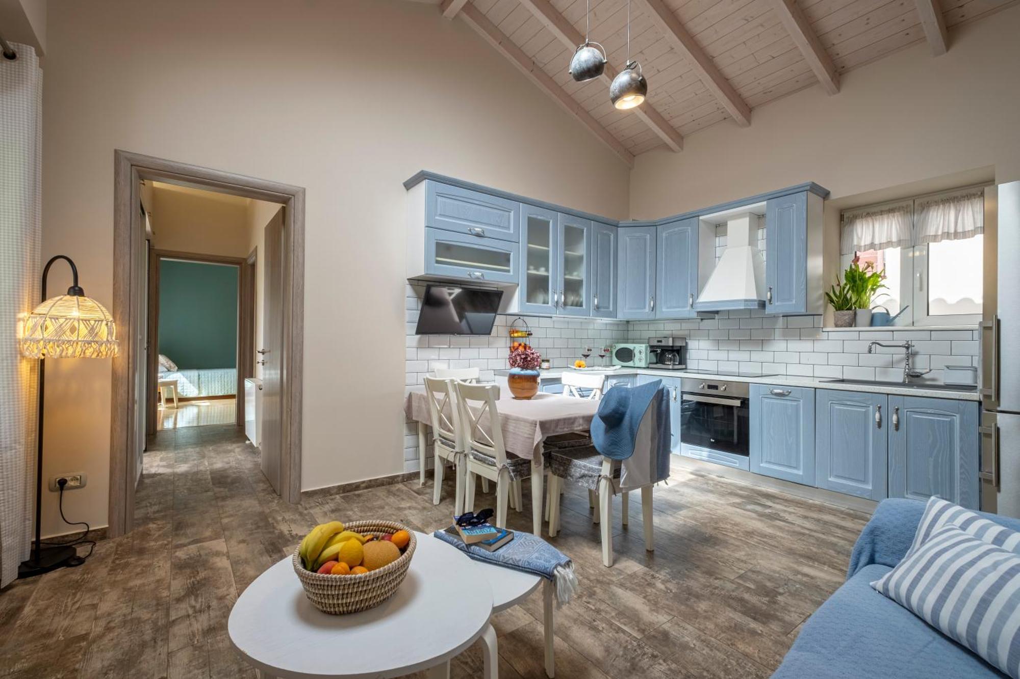 Oasis Home Толон Екстериор снимка