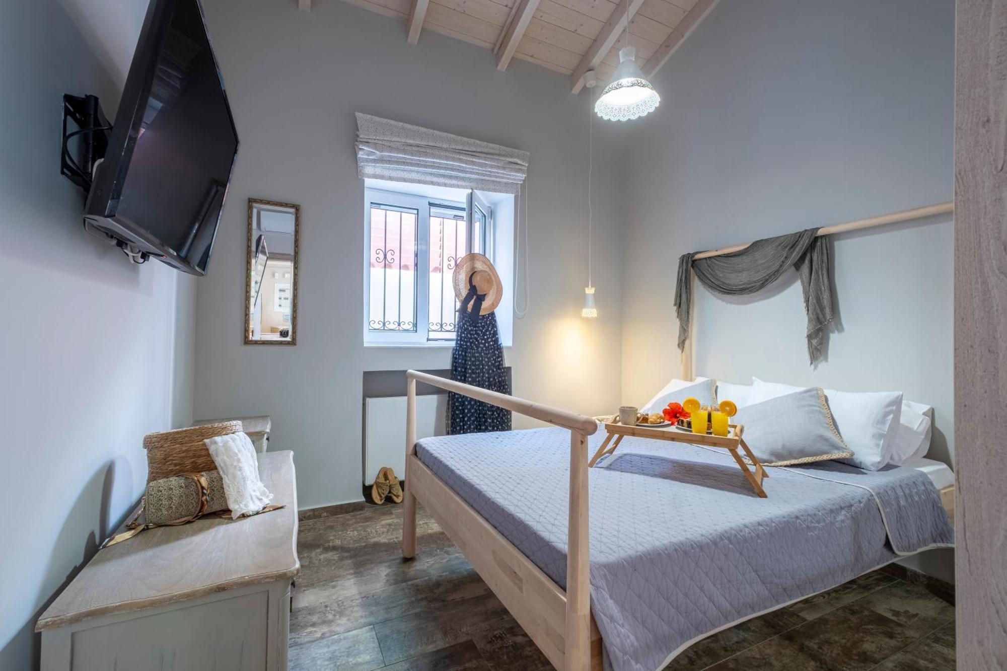 Oasis Home Толон Екстериор снимка