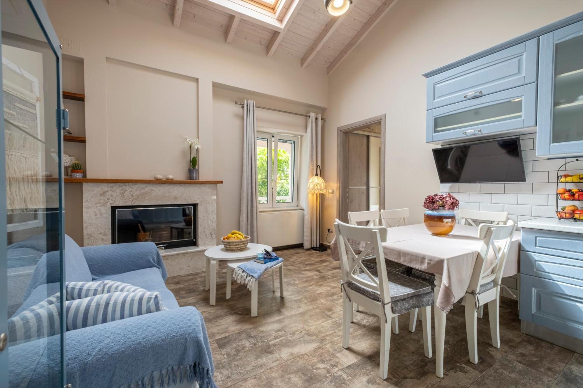 Oasis Home Толон Екстериор снимка